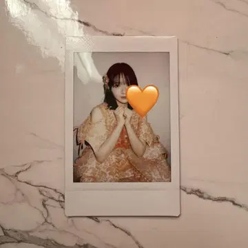 진제이 스즈카 폴라로이드 레이스업 의상