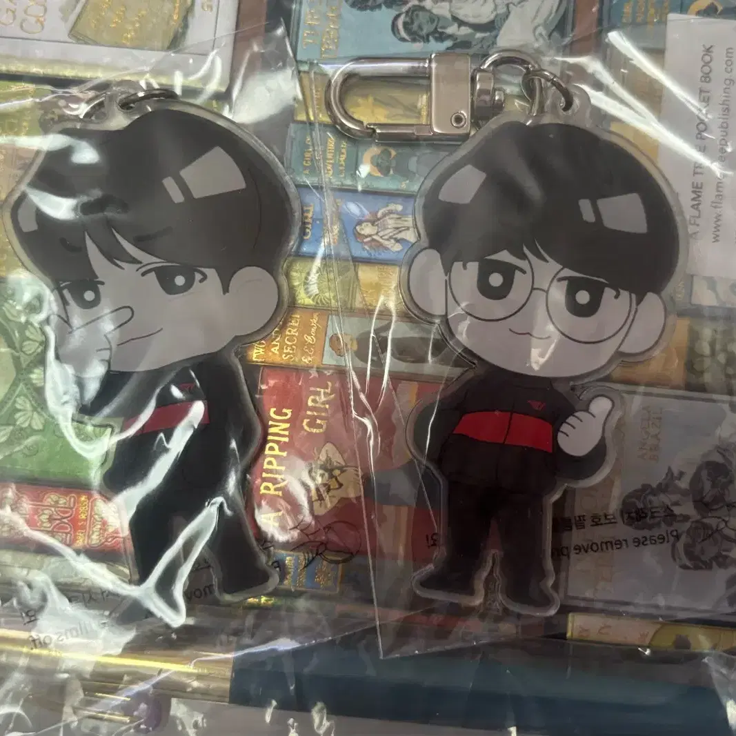 T1 Faker Gumayusi Official Acrylic Keyring on Bunjang Global Site.