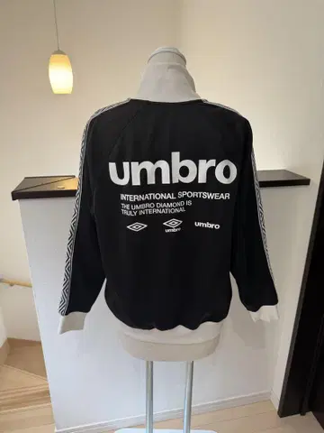엄브로 저지 M