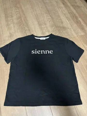 sienne 프린트 블랙 반팔T셔츠