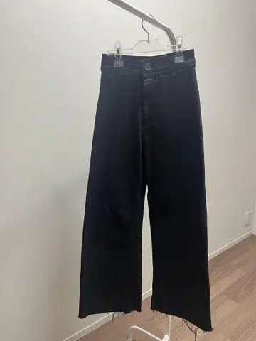 ZARA 블랙 와이드 레그 데님