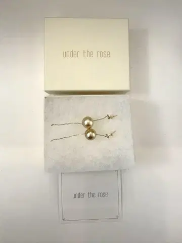 under the rose 골드 펄 귀걸이