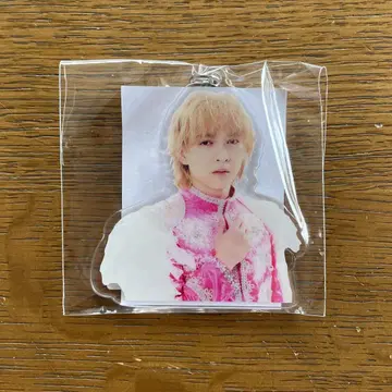 M!LK 요시다 진토 아크릴 스트랩 2025