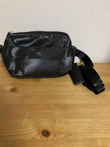 펠레보르사 치어스 바디백