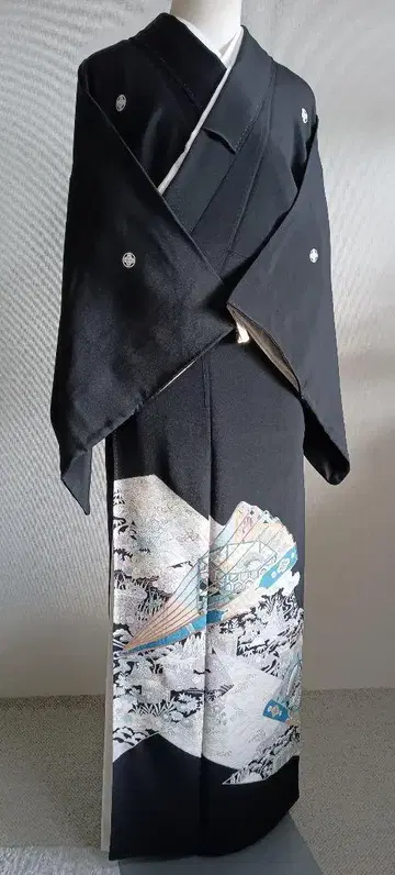 블랙 전통 예복 기모노 부채와 산수 무늬 금 자수 화장 65cm I-13