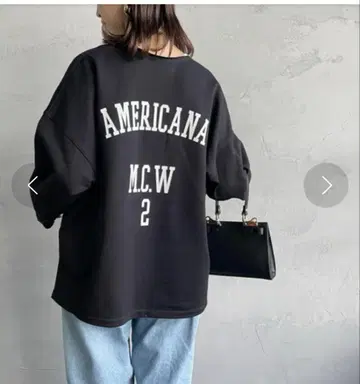 AMERICANA x MICA M.C.W V넥 백프린트 맨투맨