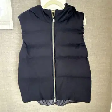 theory luxe 후드 부착 네이비 다운 베스트