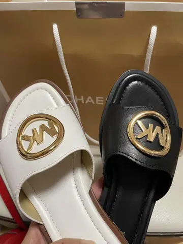 Michael Kors 로고 샌들 세트