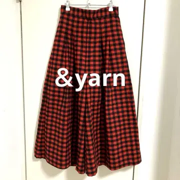 &yarn 빨간색과 블랙 체크 무늬 플레어 스커트