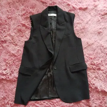 ZARA 블랙 슬리브리스 자켓