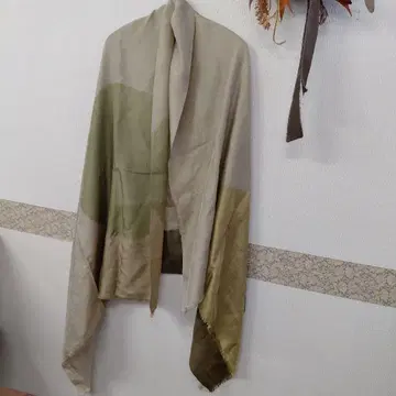 요건 레일 스카프 실크
