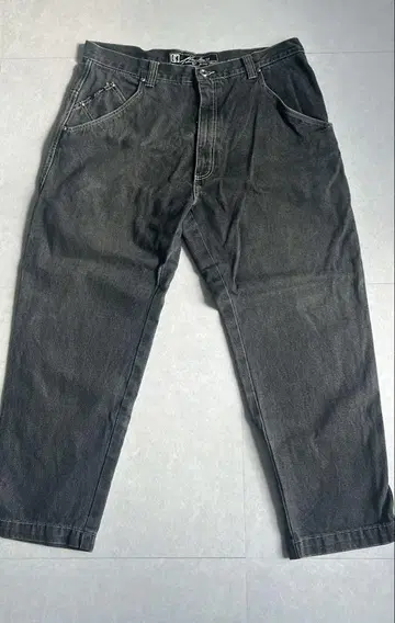 블랙 스트레이트 데님 팬츠