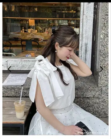 새상품 택 포함 fitmore 숄더 리본 슬리브리스