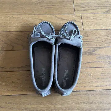 Minnetonka 그레이 모카신
