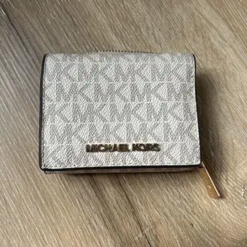 [새상품급] MICHAEL KORS 3단 폴더형 지갑 화이트