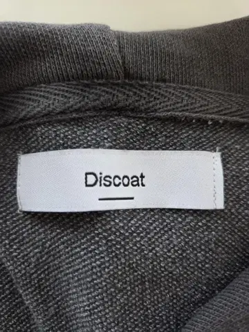 Discoat 그레이 후드 부착 반팔 상의