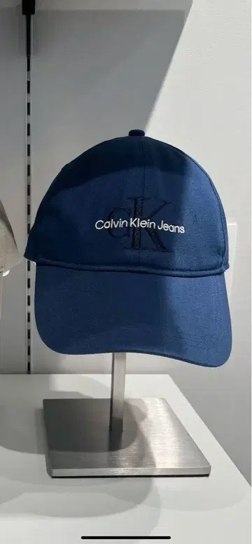 Calvin Klein Jeans 야구 모자 네이비