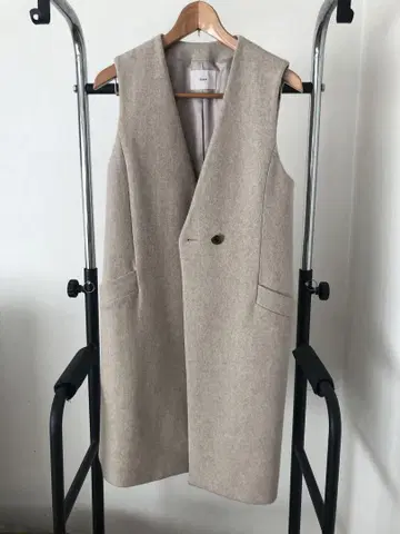 IENA 베이지 베스트
