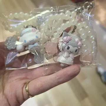 산리오 화이트 프릴 스트랩