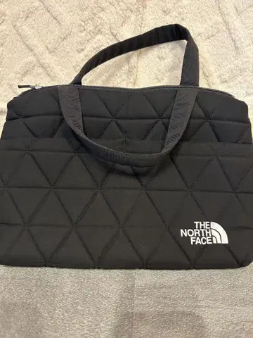 THE NORTH FACE 퀼팅 핸드백 블랙
