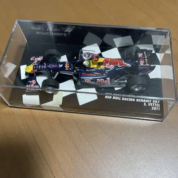 MINICHAMPS 레드불 RB7 세바스티안 베텔 2011