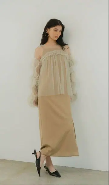 ANDRESD 아뜨레드 데코라티브 튤 상의 베이지