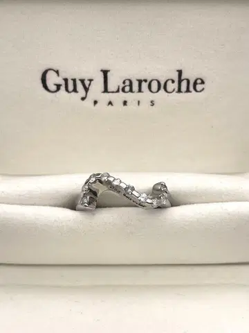 Guy Laroche  SILVER925 다이아 0.3ct