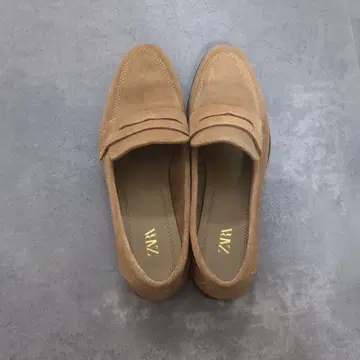 ZARA 베이지 스웨이드 로퍼 36