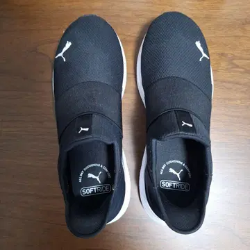 Puma SOFTRIDE 슬립온 블랙 사이즈 24.5