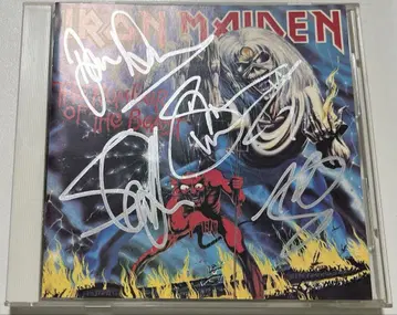 Iron Maiden Number of the Beast 사인 포함
