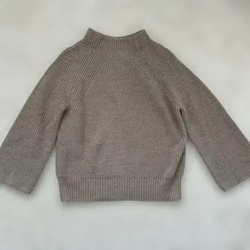 BATONER 베이지 하이넥 스웨터