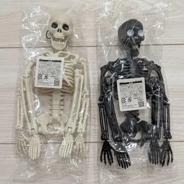 각진 해골 피규어 화이트 블랙 2체 세트 접골원정형외과의원 할로윈