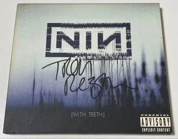 Nine Inch Nails With Teeth 사인 포함