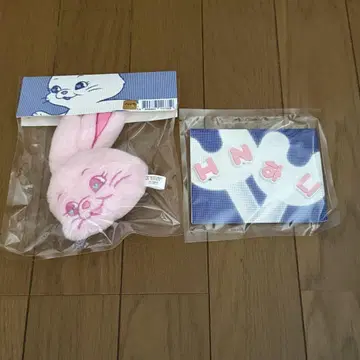 NEWJEANS LIGHTSTICK PARTS FLUFFY KEYRING
