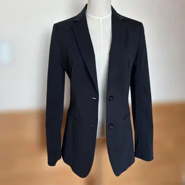 DKNY 미사용 블랙 테일러드 자켓