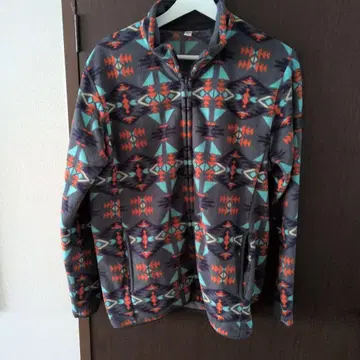 유니클로/기하학 패턴 플리스 자켓