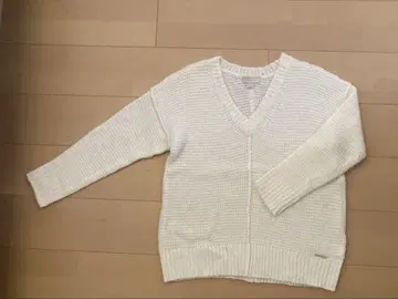 MICHAEL KORS 아이보리 V넥 니트