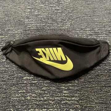 NIKE 웨스트 파우치