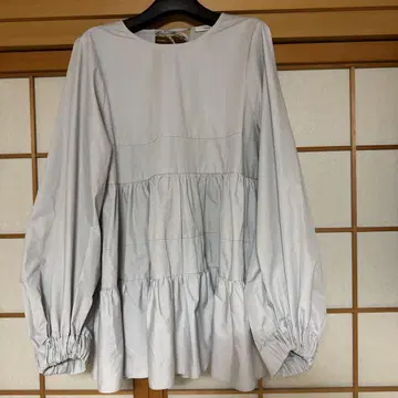 yori 티어드 롱 블라우스 그레이