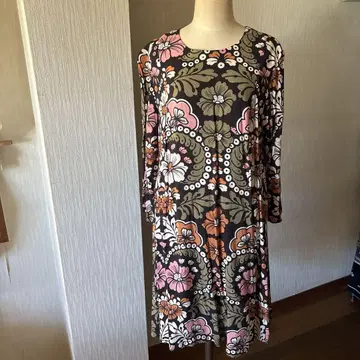 H&M 총꽃무늬 플레어 원피스 오샤레