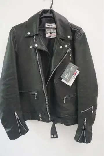 Lewis Leathers 블랙 가죽 자켓 38 양가죽
