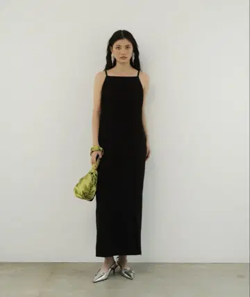 ANDRESD 커팅 커브 드레스