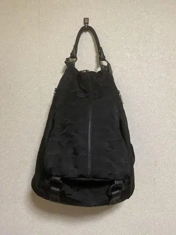 카모플라쥬 패턴 블랙 백팩