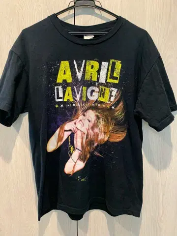 에이브릴 라빈 밴딩 T 블랙 M