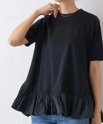 비어즐리 개더 페플럼 Tee