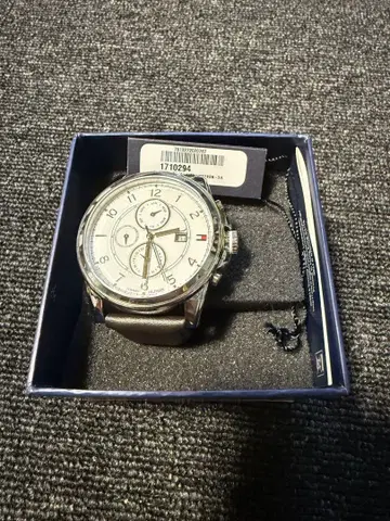 미사용 새상품 TOMMY HILFIGER 손목시계 배터리 방전