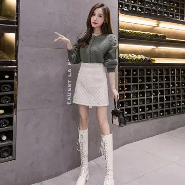 화이트 플레어 스커트