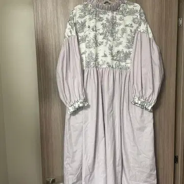 핸드메이드 작가님 토와르 드 주이 리본 포함 프릴 옷깃 원피스 코튼