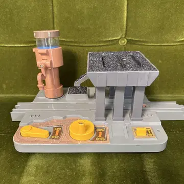 프라레일 작동 버튼 포함 레일 풍경 석탄