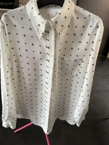 택 포함 미사용 새상품 rosymonster 하트 로고 프린트 셔츠